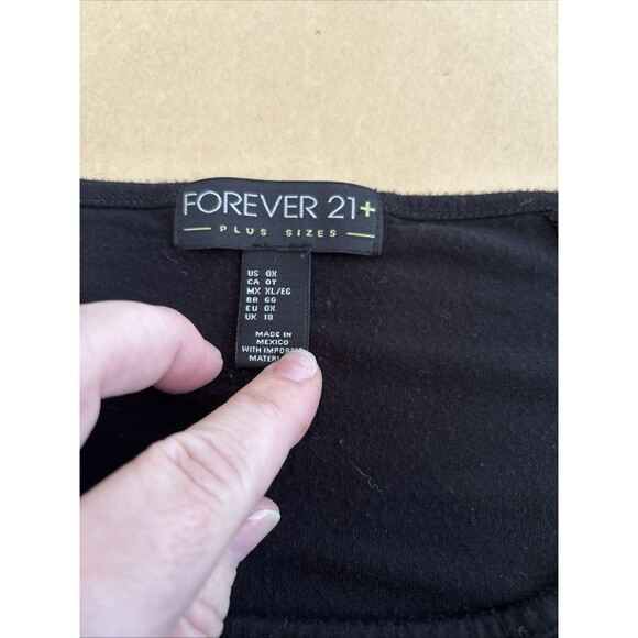 Forever 21 Short sleeve Shirt Top Womens 0XL Black Minimalist Basic - Picture 3 of 9